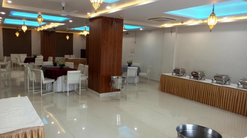 Alankrita Suites & Party Halls Meerut Eksteriør bilde