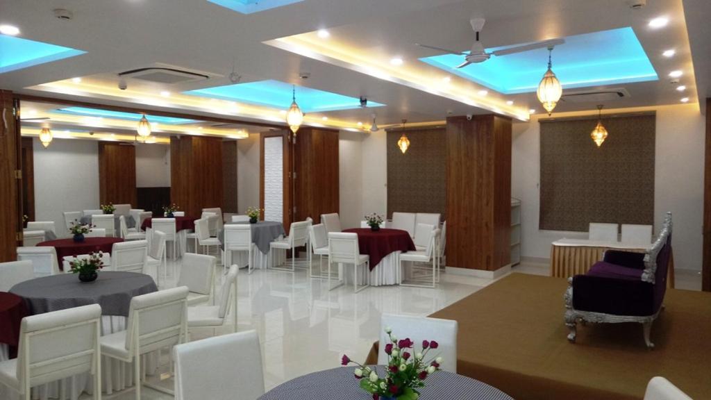 Alankrita Suites & Party Halls Meerut Eksteriør bilde