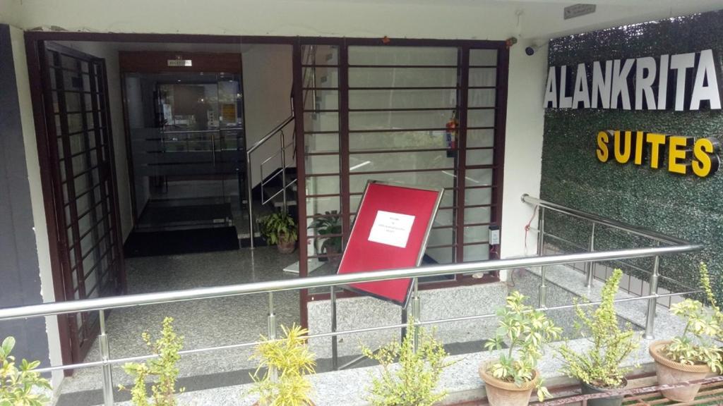 Alankrita Suites & Party Halls Meerut Eksteriør bilde