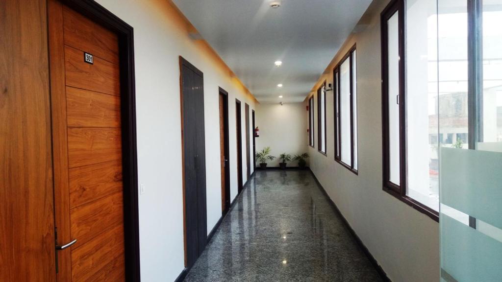 Alankrita Suites & Party Halls Meerut Eksteriør bilde