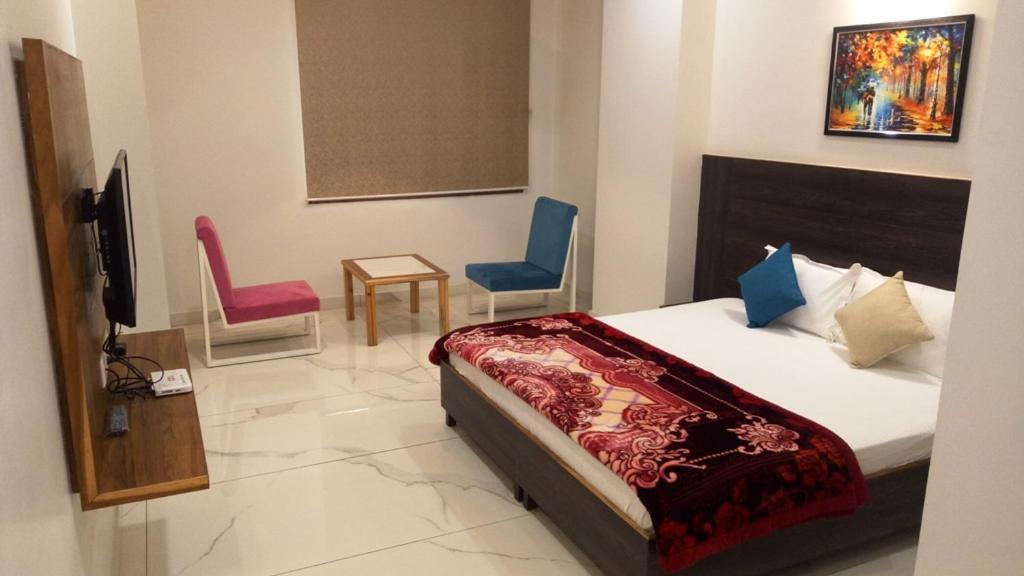 Alankrita Suites & Party Halls Meerut Eksteriør bilde