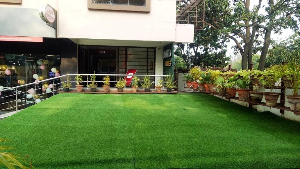 Alankrita Suites & Party Halls Meerut Eksteriør bilde